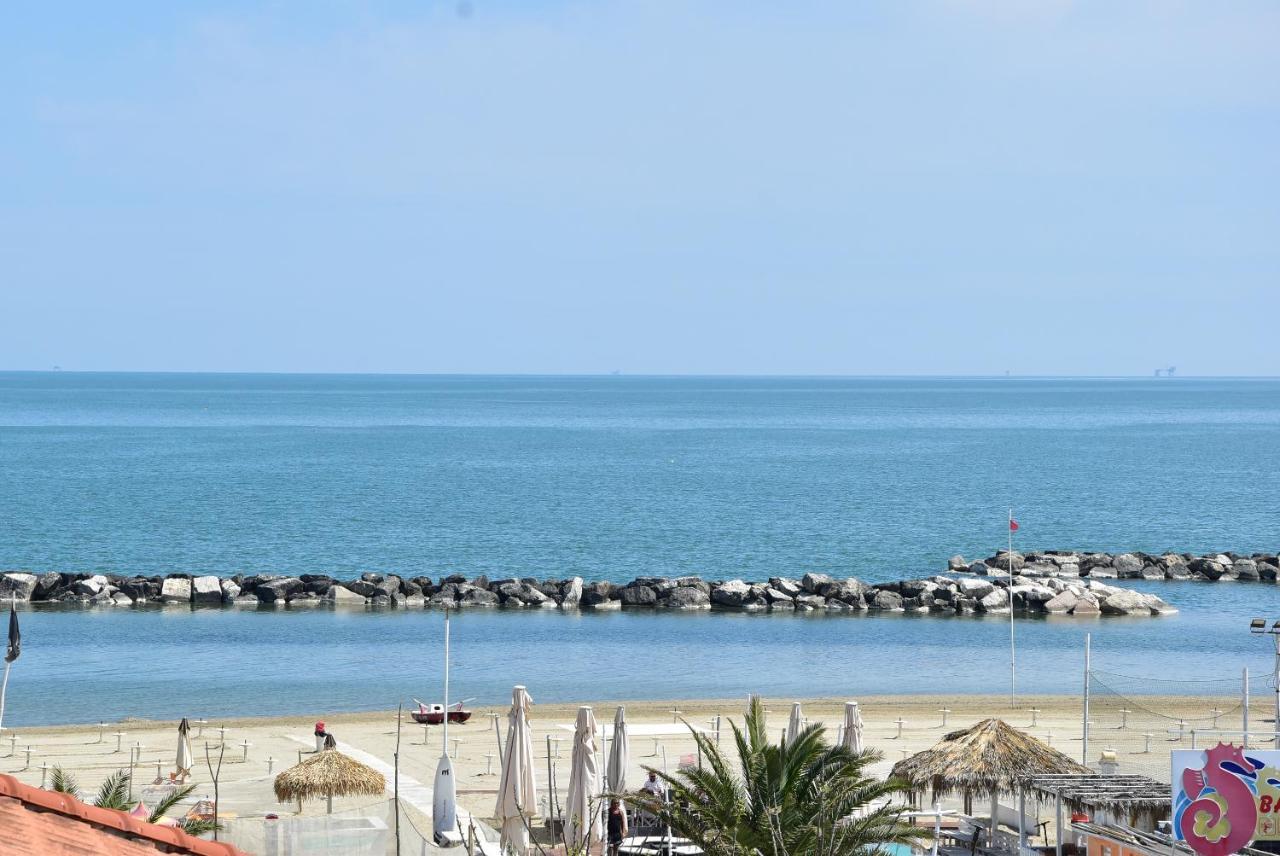 Hotel Crisvan Rimini Eksteriør billede