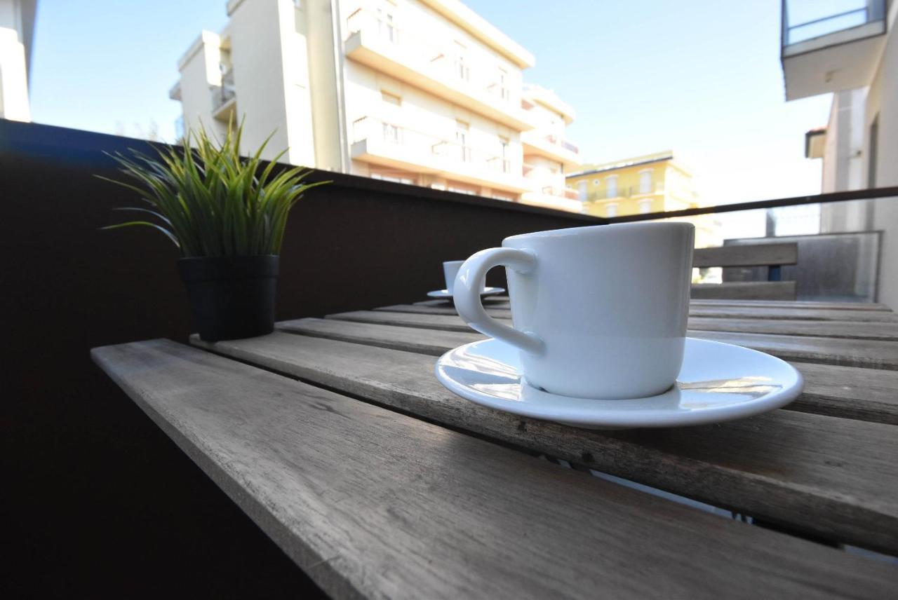 Hotel Crisvan Rimini Eksteriør billede