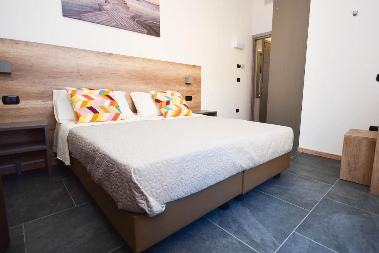 Hotel Crisvan Rimini Eksteriør billede